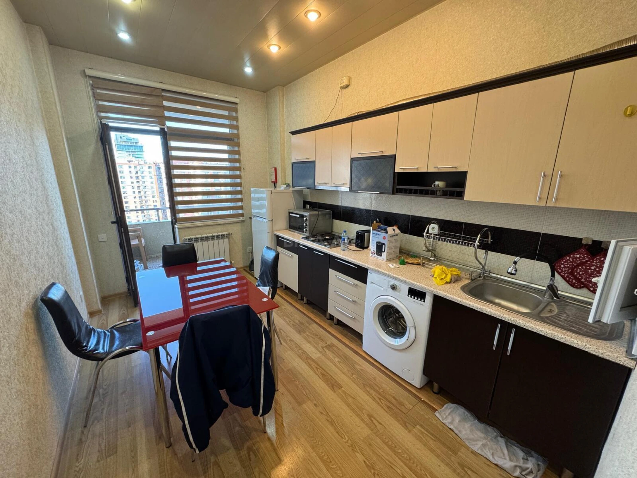 Kirayə verilir 2 otaqlı mənzil 85 m²