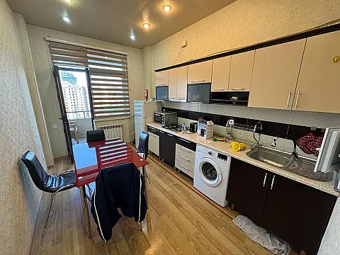 Kirayə verilir 2 otaqlı mənzil 85 m²