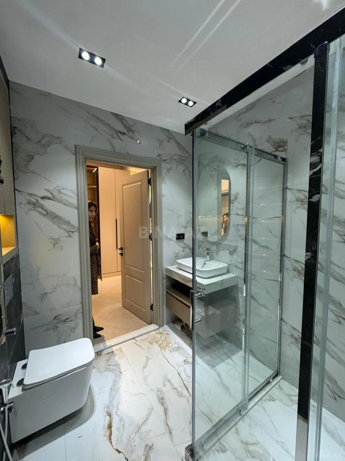 Satılır 2 otaqlı mənzil 70 m²