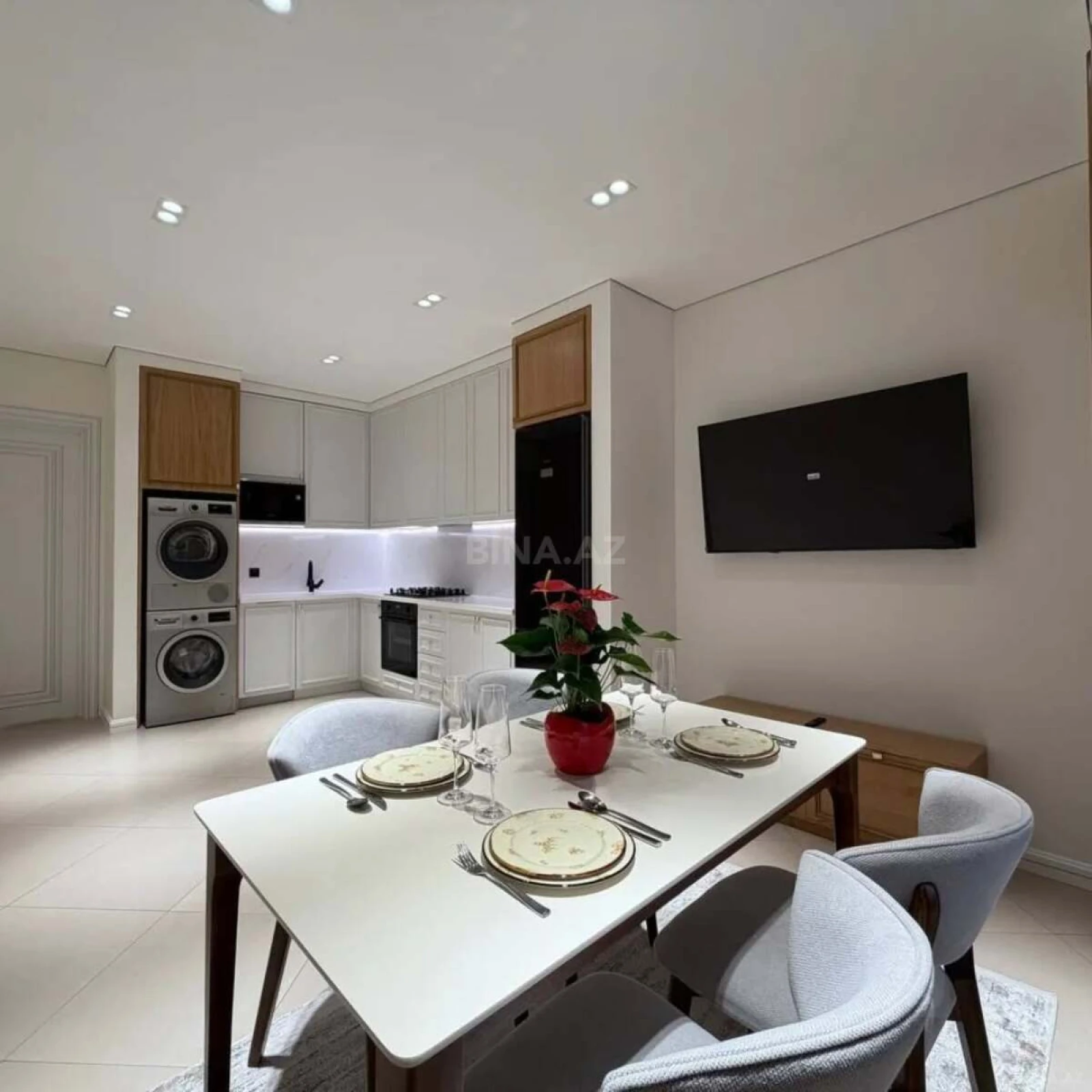 Kirayə verilir 2 otaqlı mənzil 85 m²