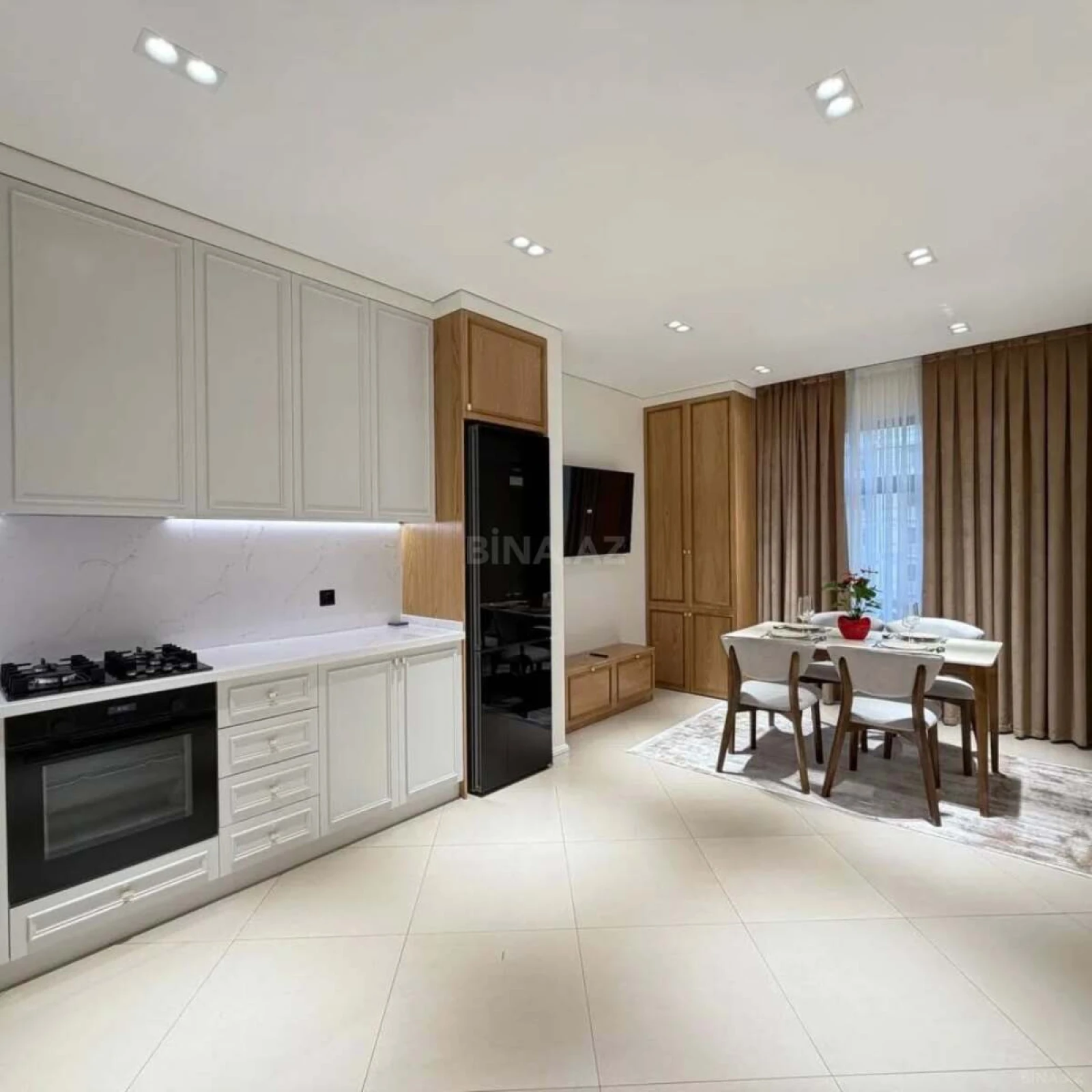 Kirayə verilir 2 otaqlı mənzil 85 m²