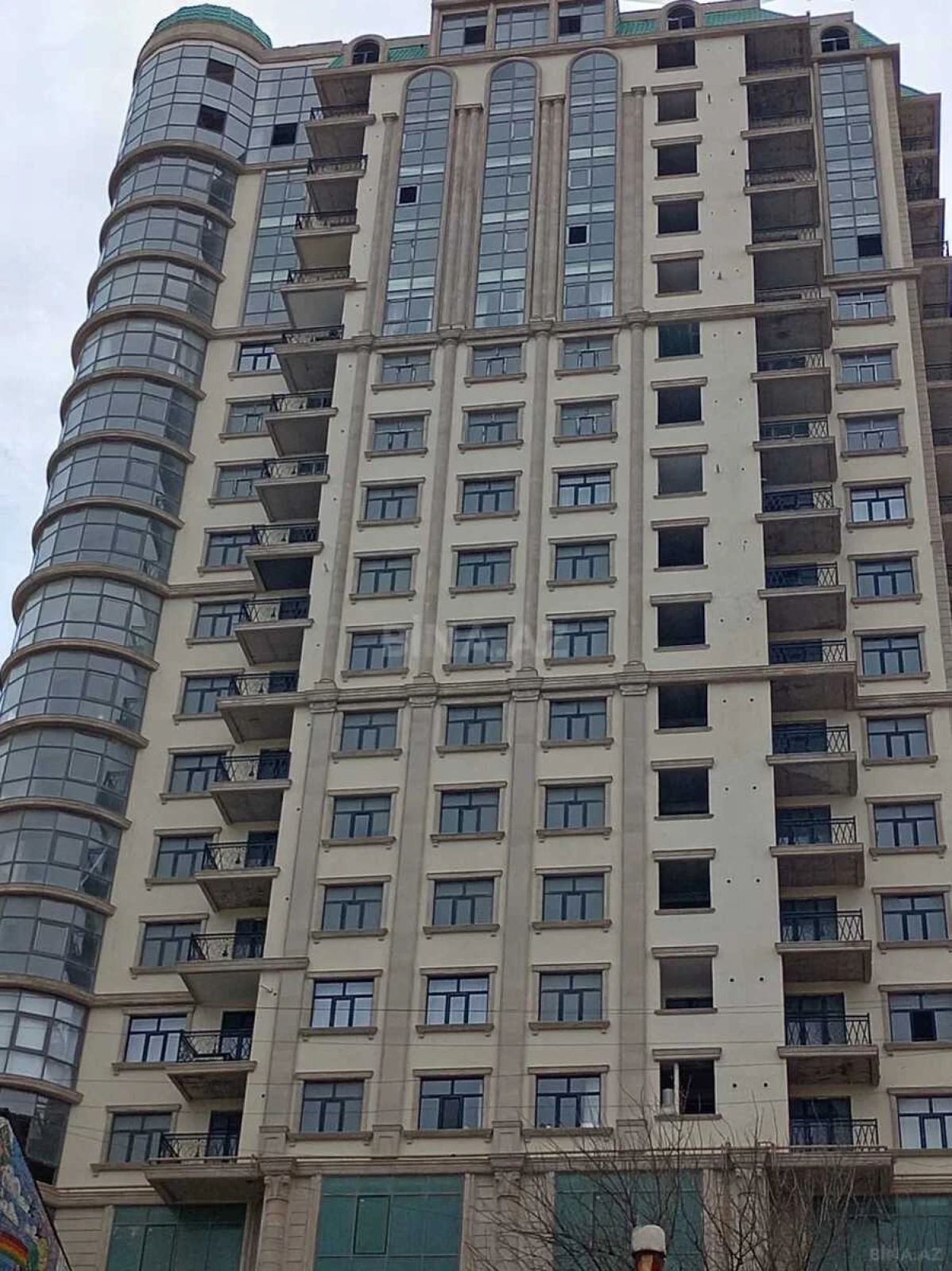 Satılır 3 otaqlı mənzil 120 m²