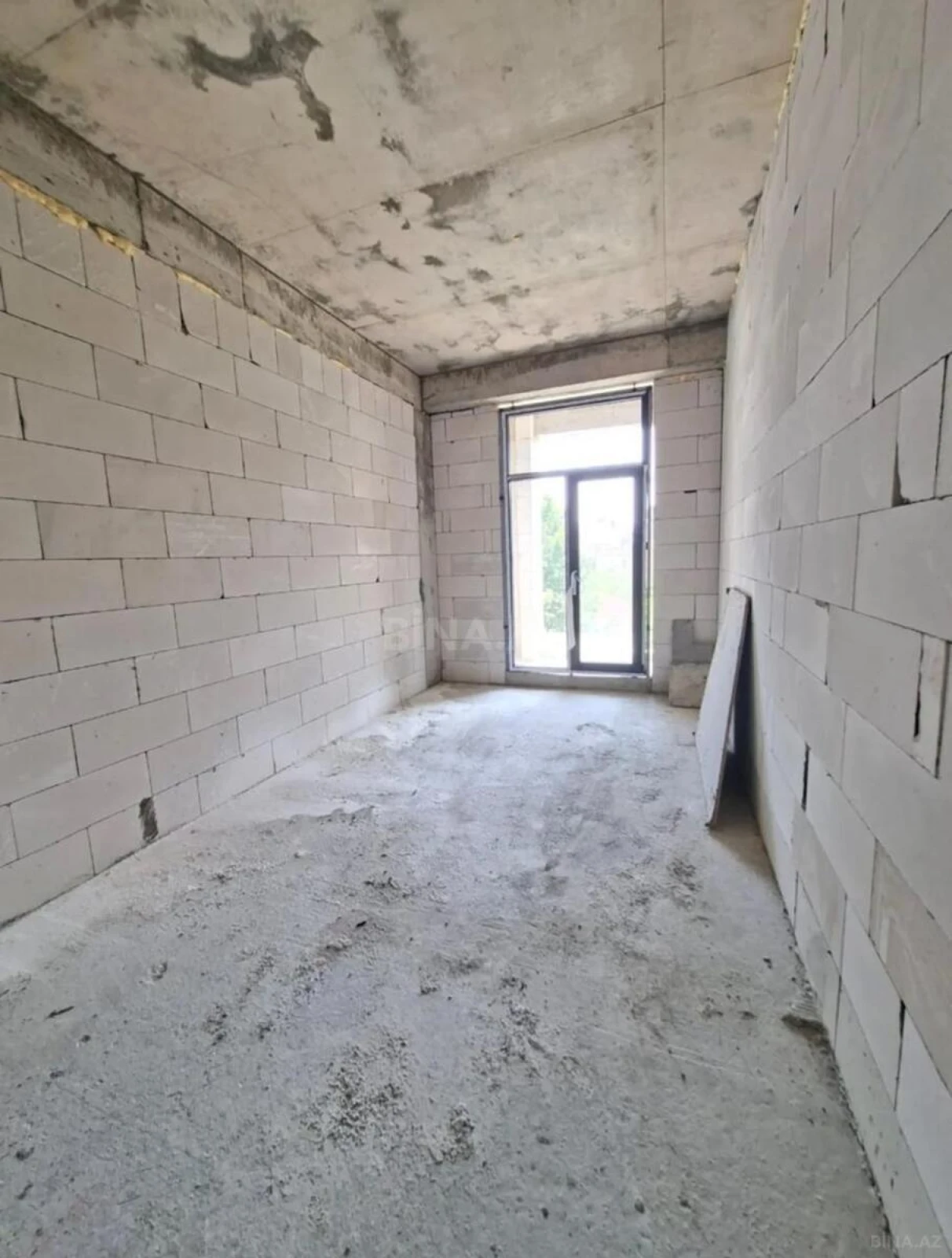 Satılır 3 otaqlı mənzil 120 m²