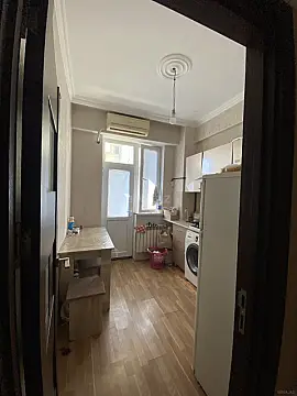 Kirayə verilir 2 otaqlı mənzil 100 m²