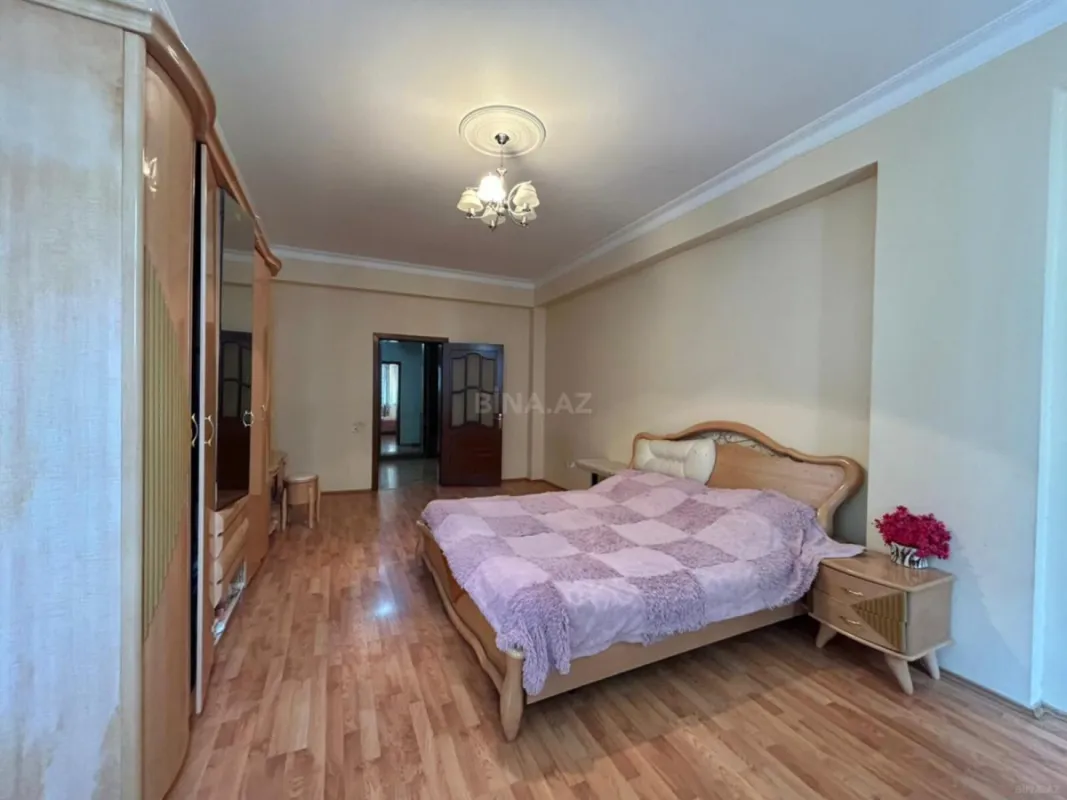 Satılır 3 otaqlı mənzil 125 m²