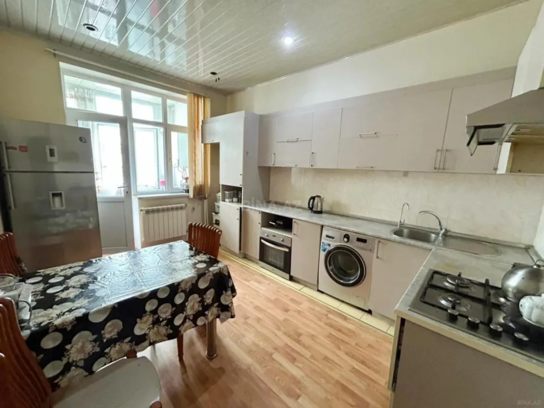 Satılır 3 otaqlı mənzil 125 m²