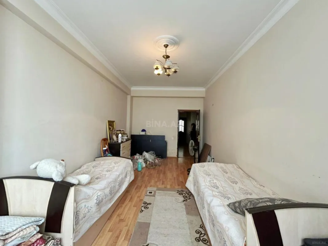 Satılır 3 otaqlı mənzil 125 m²