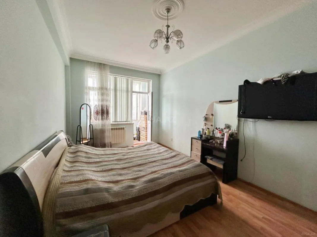 Satılır 3 otaqlı mənzil 125 m²