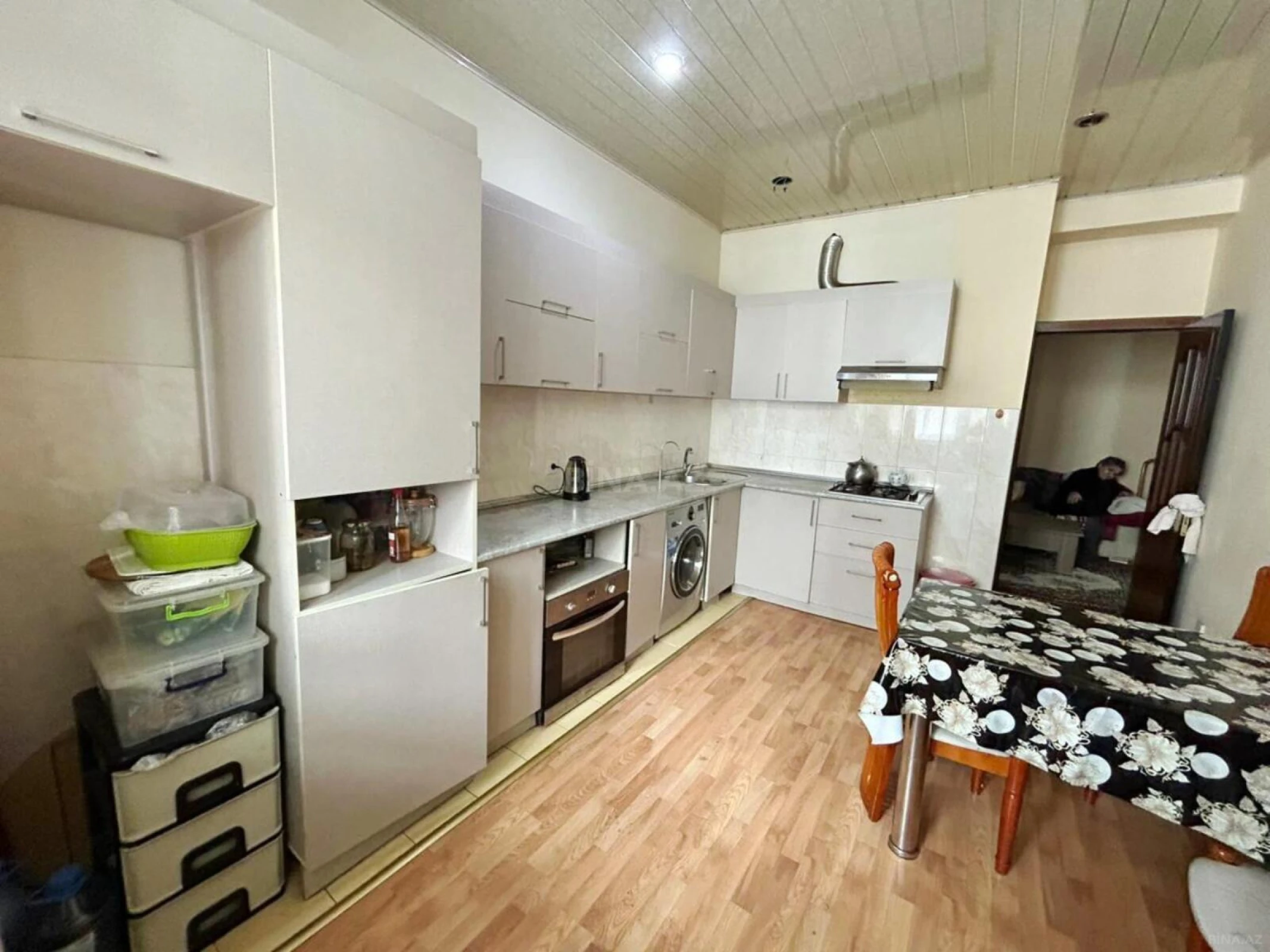 Satılır 3 otaqlı mənzil 125 m²