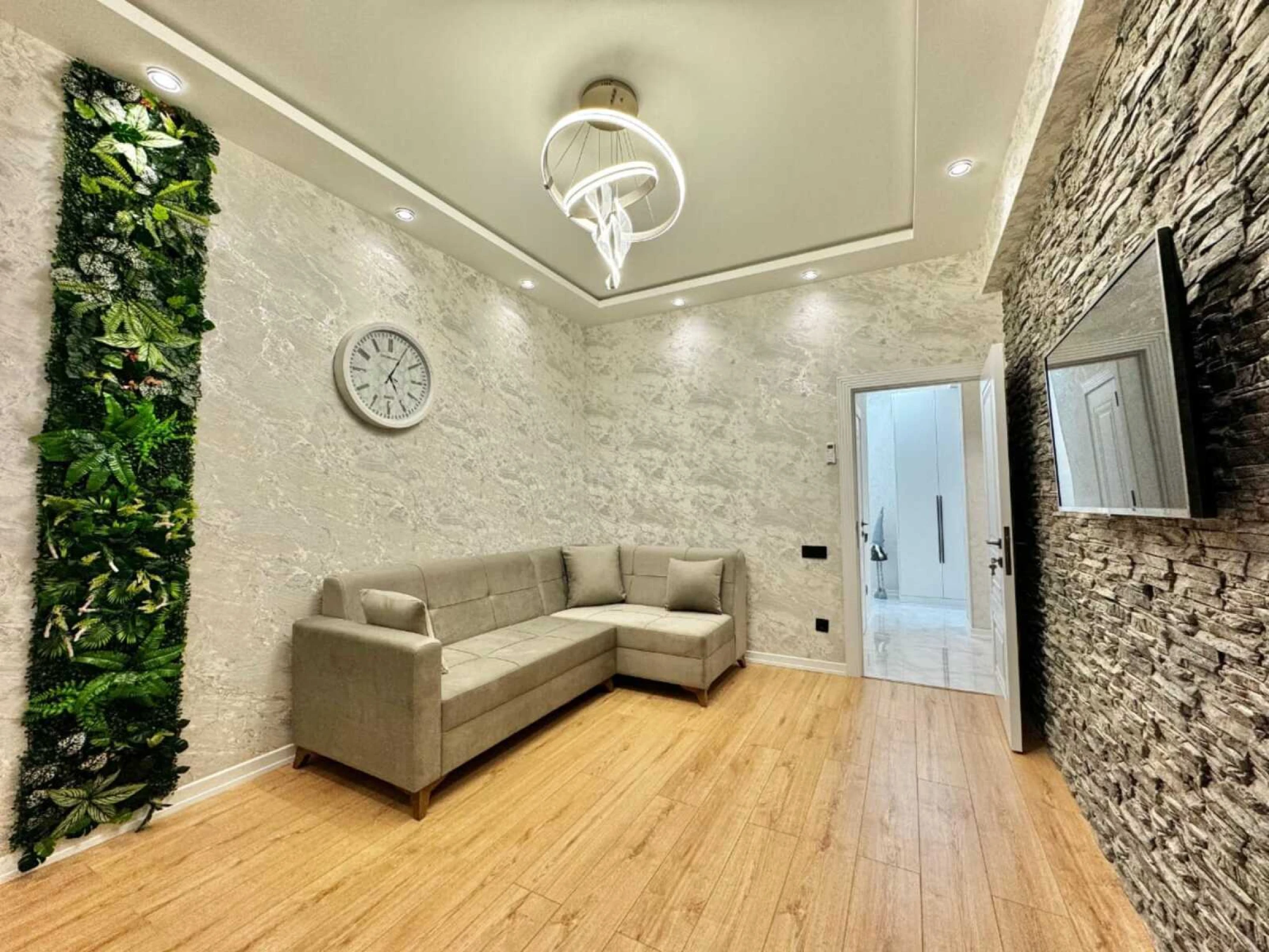 Kirayə verilir 2 otaqlı mənzil 70 m²