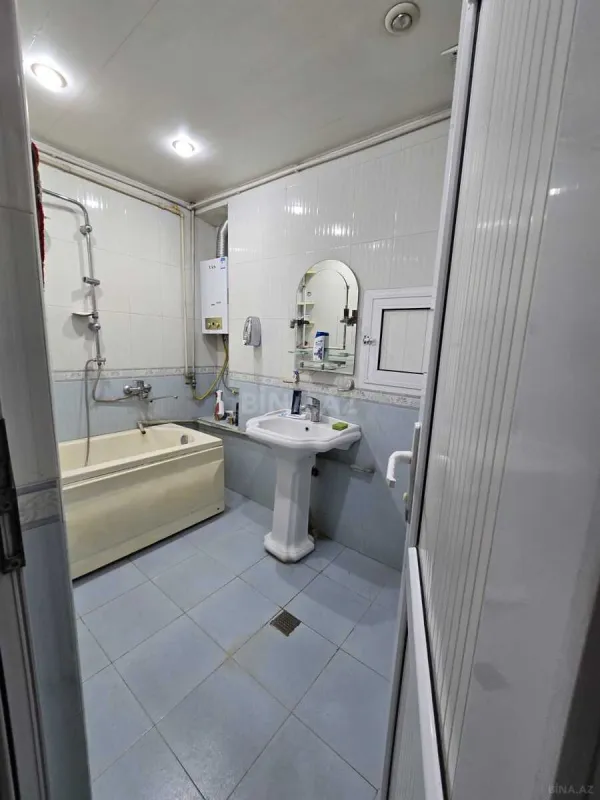 Satılır 3 otaqlı mənzil 105 m²