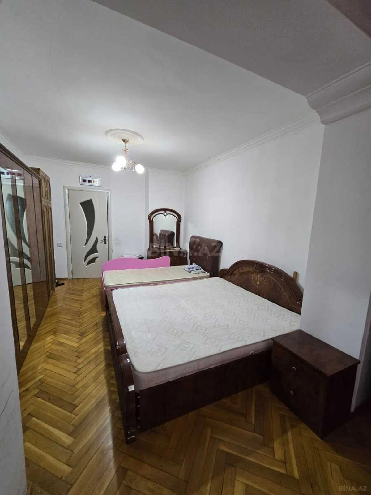 Satılır 3 otaqlı mənzil 105 m²
