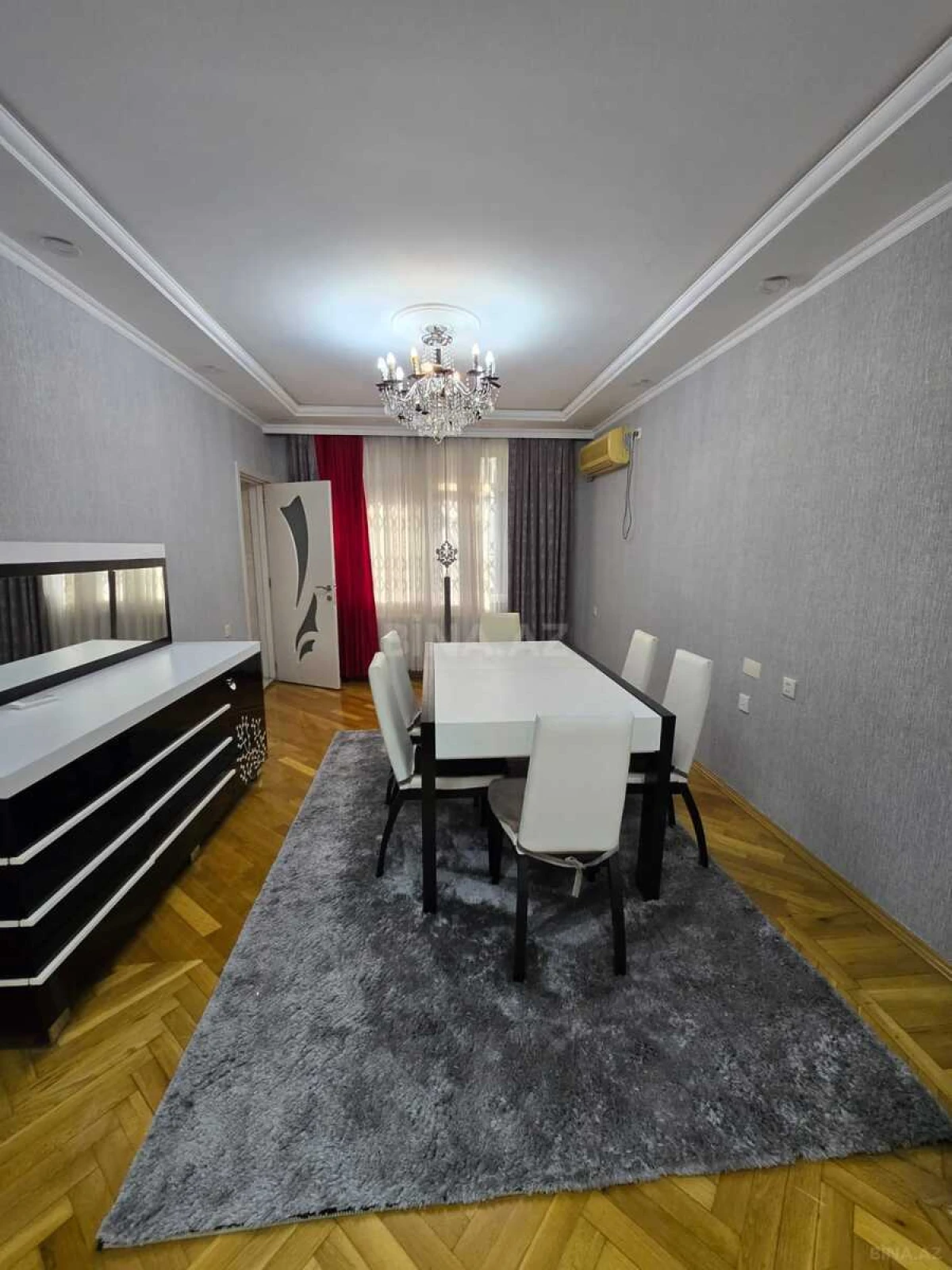 Satılır 3 otaqlı mənzil 105 m²