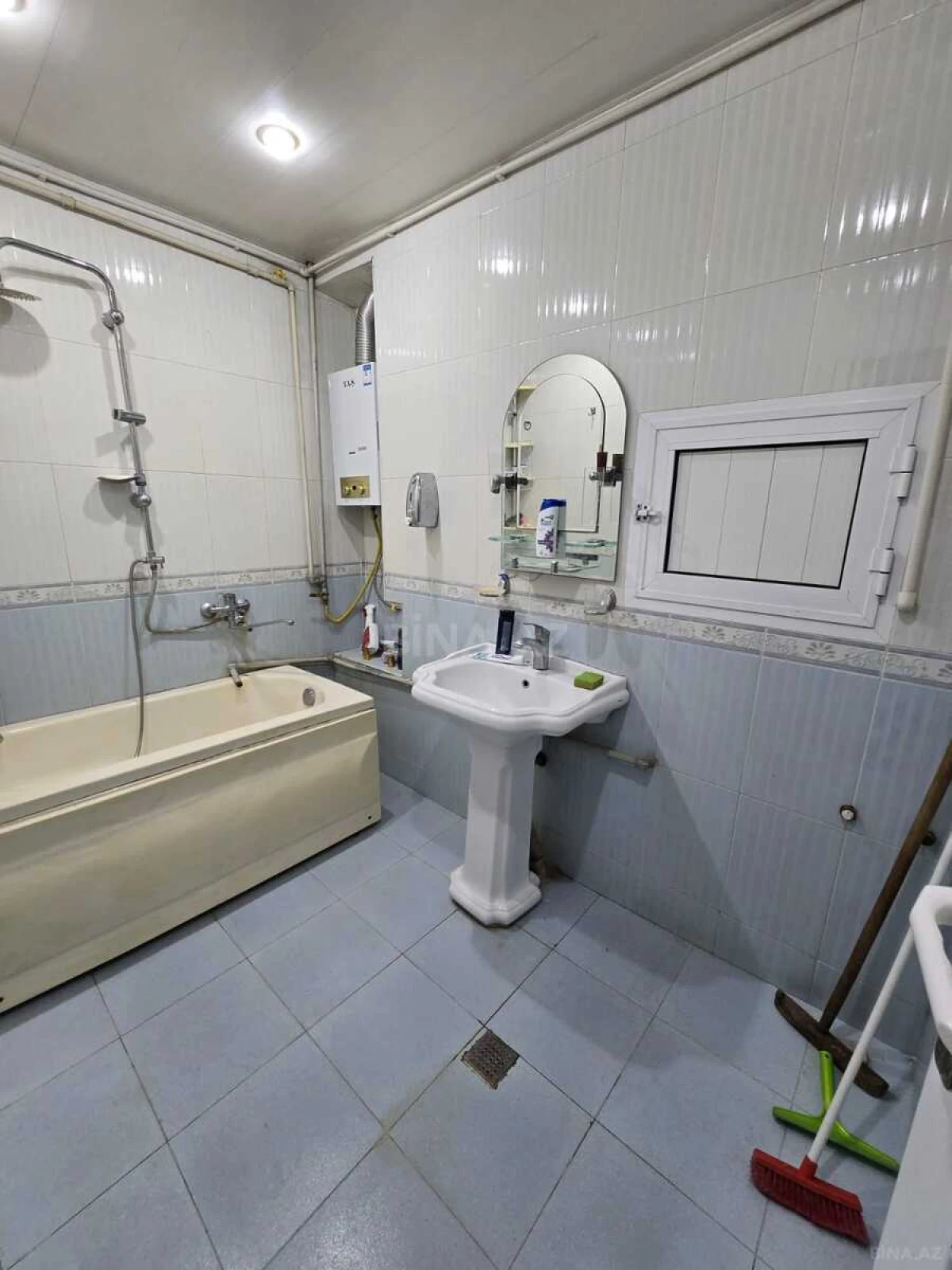Satılır 3 otaqlı mənzil 105 m²