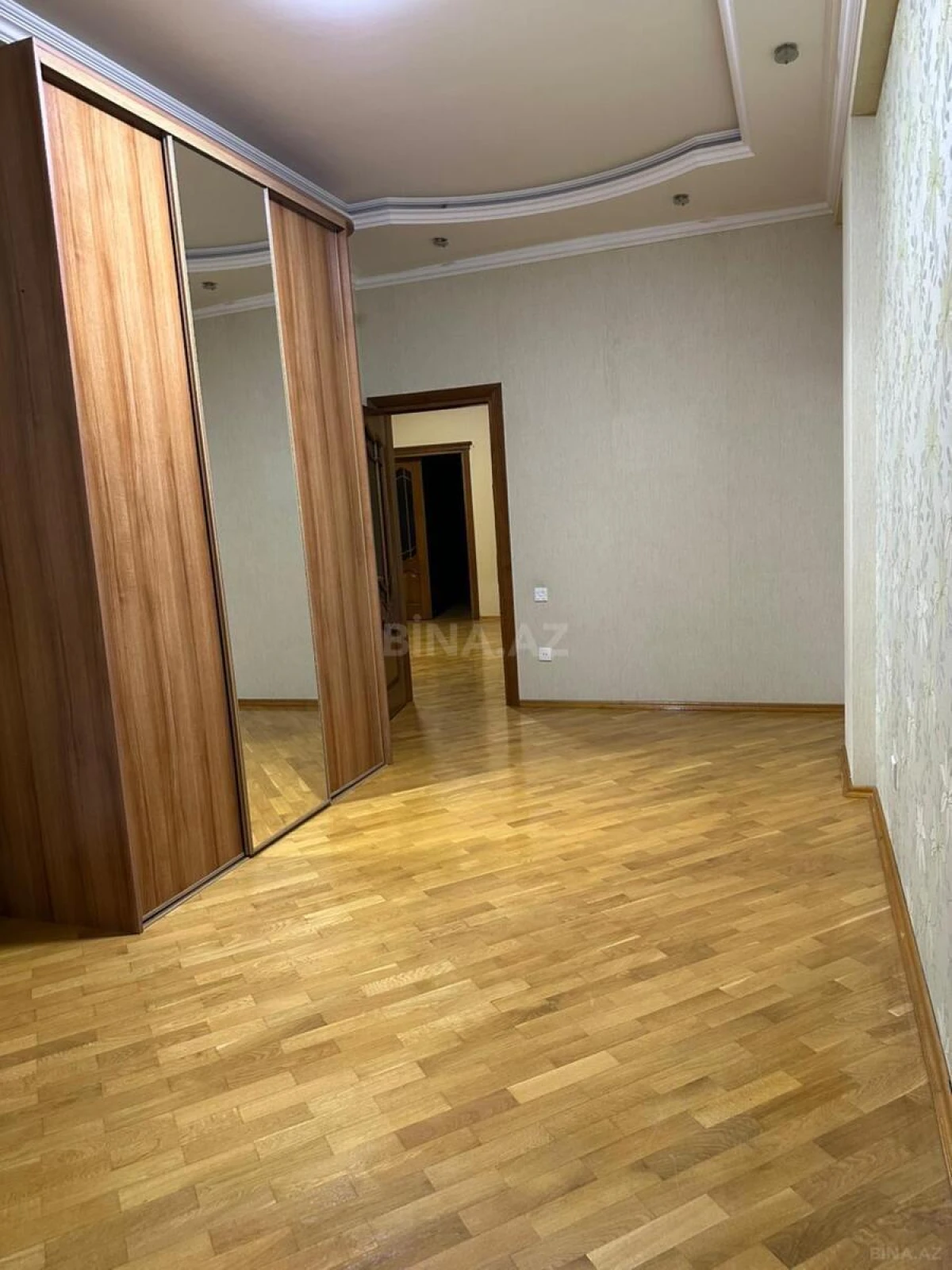 Kirayə verilir 3 otaqlı mənzil 115 m²