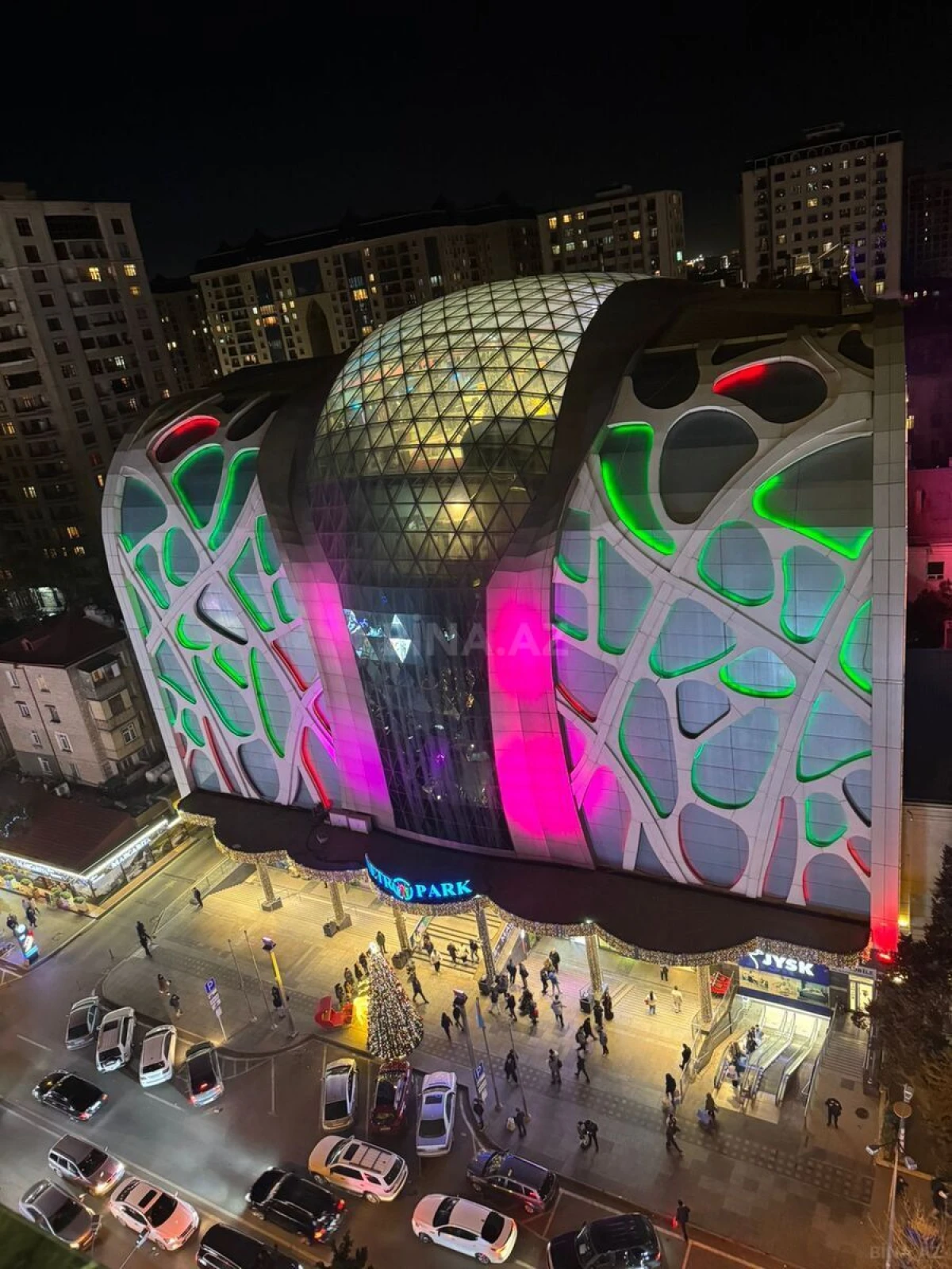 Kirayə verilir 3 otaqlı mənzil 130 m²