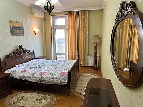 Kirayə verilir 3 otaqlı mənzil 130 m²