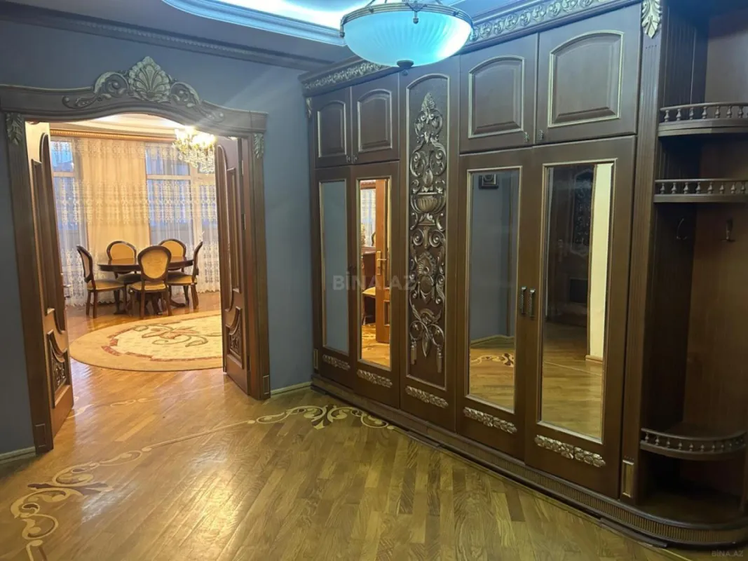 Kirayə verilir 3 otaqlı mənzil 130 m²