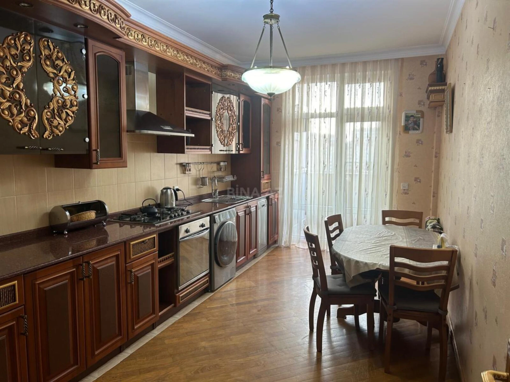 Kirayə verilir 3 otaqlı mənzil 130 m²
