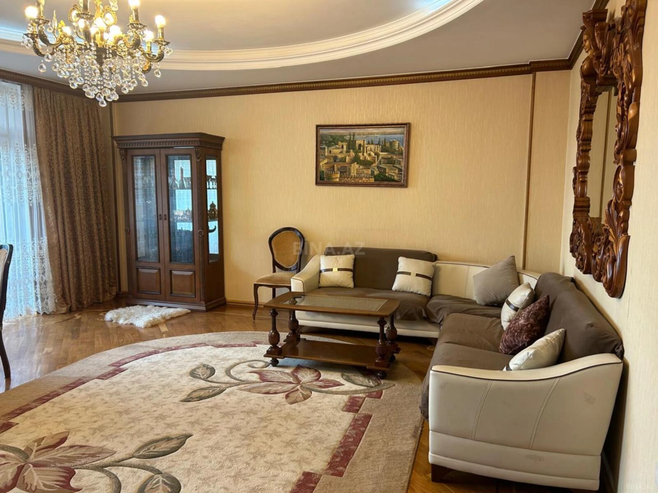 Kirayə verilir 3 otaqlı mənzil 130 m²