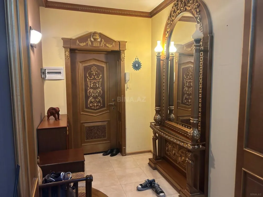 Kirayə verilir 3 otaqlı mənzil 130 m²