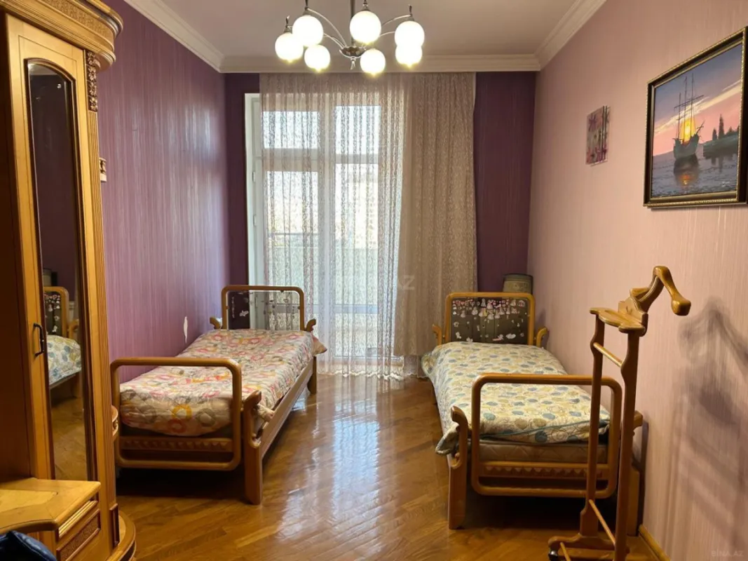 Kirayə verilir 3 otaqlı mənzil 130 m²