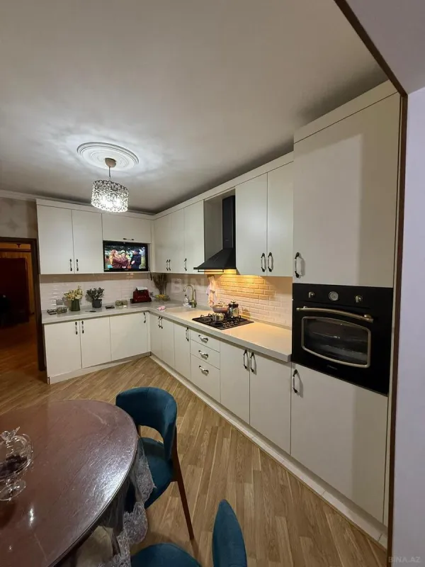 Satılır 4 otaqlı mənzil 110 m²