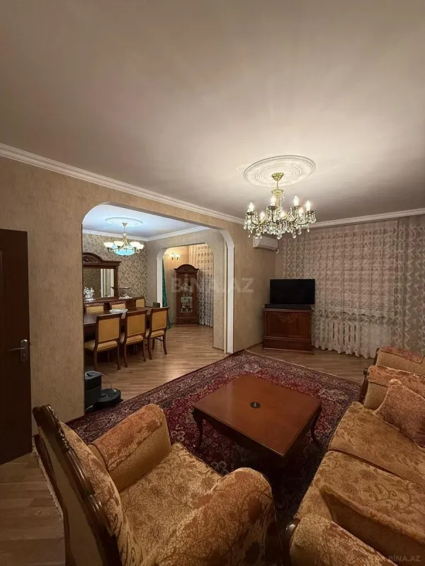 Satılır 4 otaqlı mənzil 110 m²