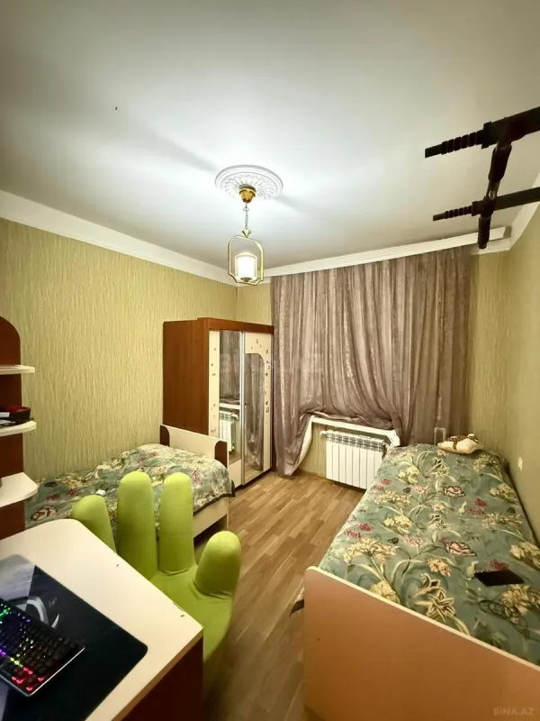 Satılır 4 otaqlı mənzil 110 m²