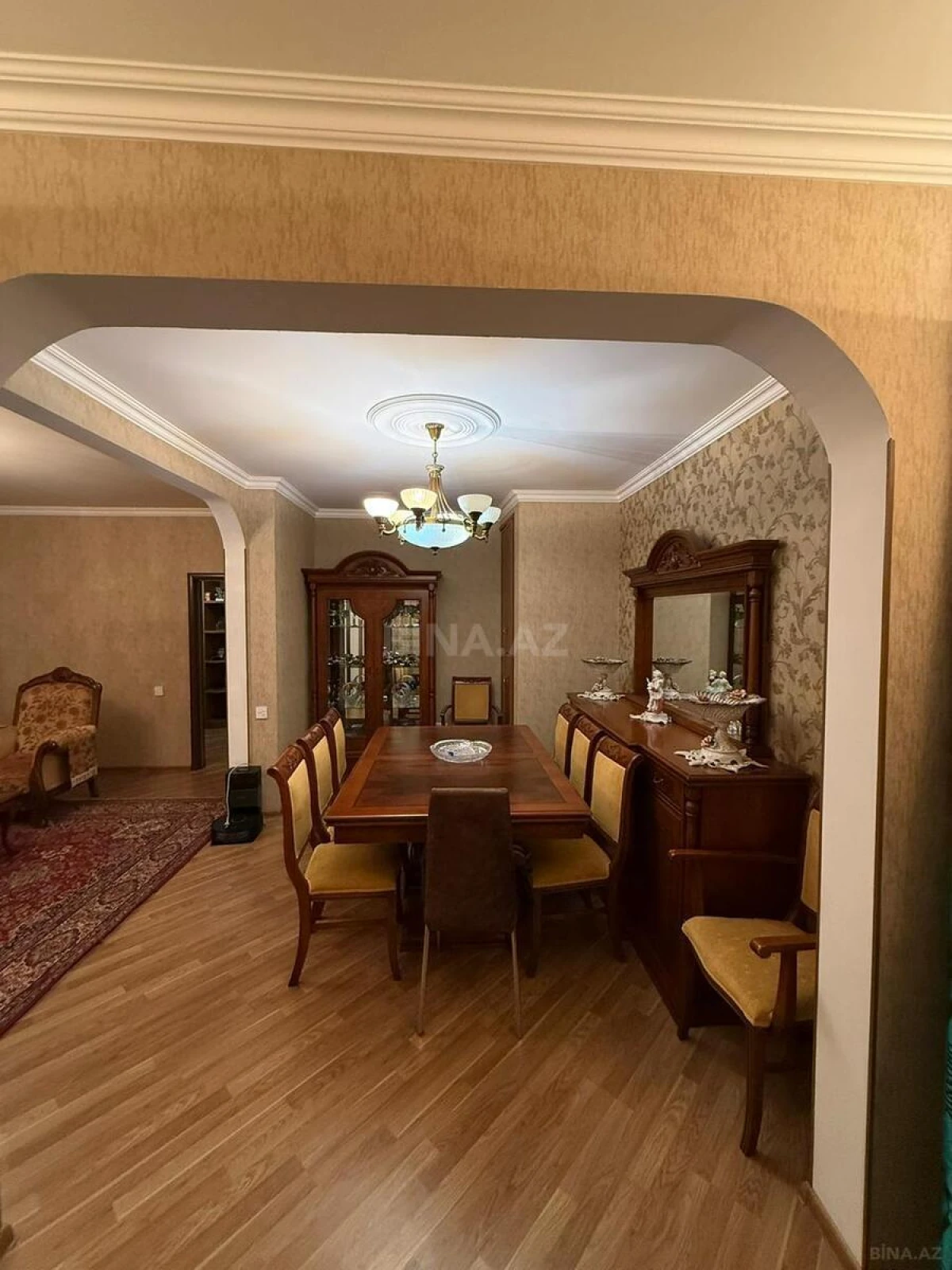 Satılır 4 otaqlı mənzil 110 m²