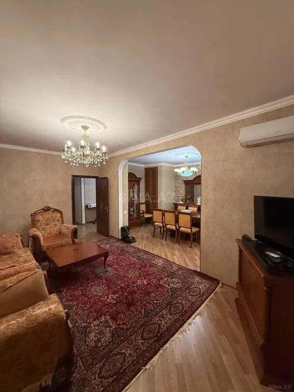 Satılır 4 otaqlı mənzil 110 m²