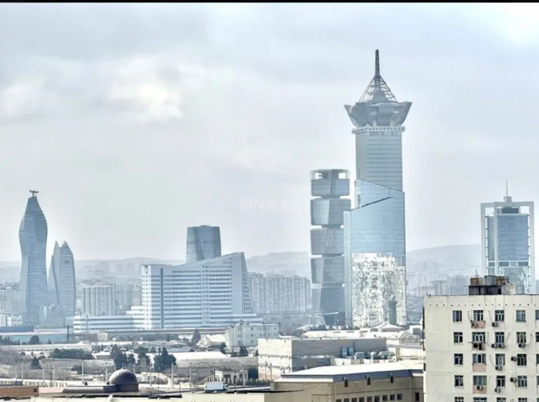 Satılır 3 otaqlı mənzil 126 m²