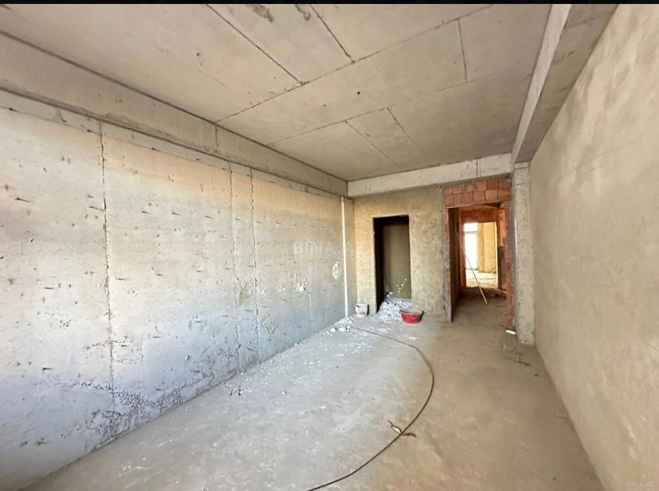 Satılır 3 otaqlı mənzil 126 m²