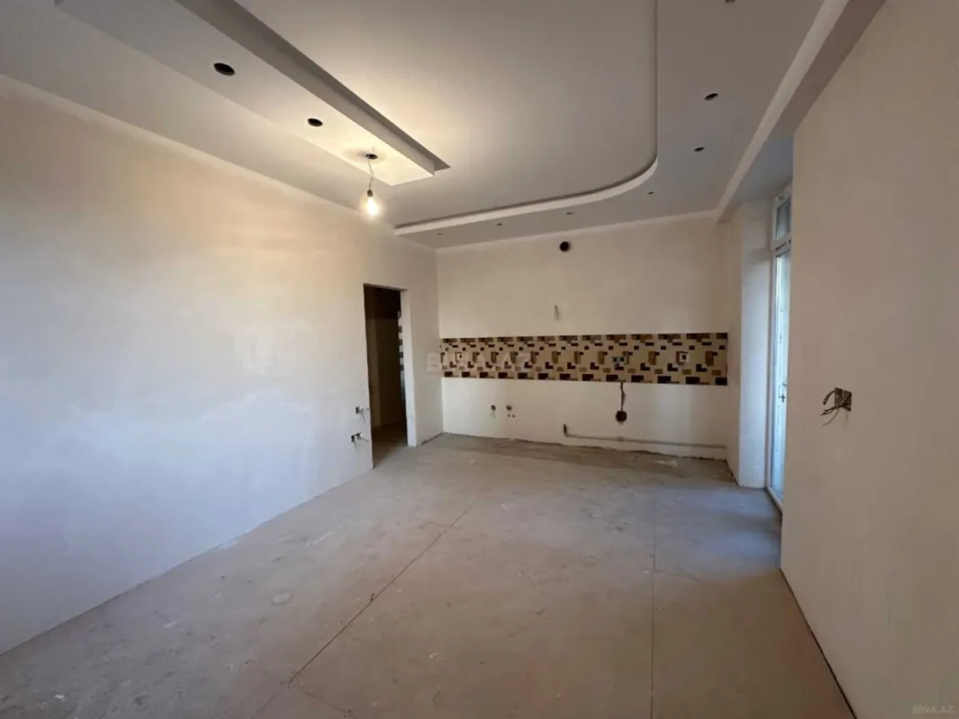 Satılır 3 otaqlı mənzil 155 m²