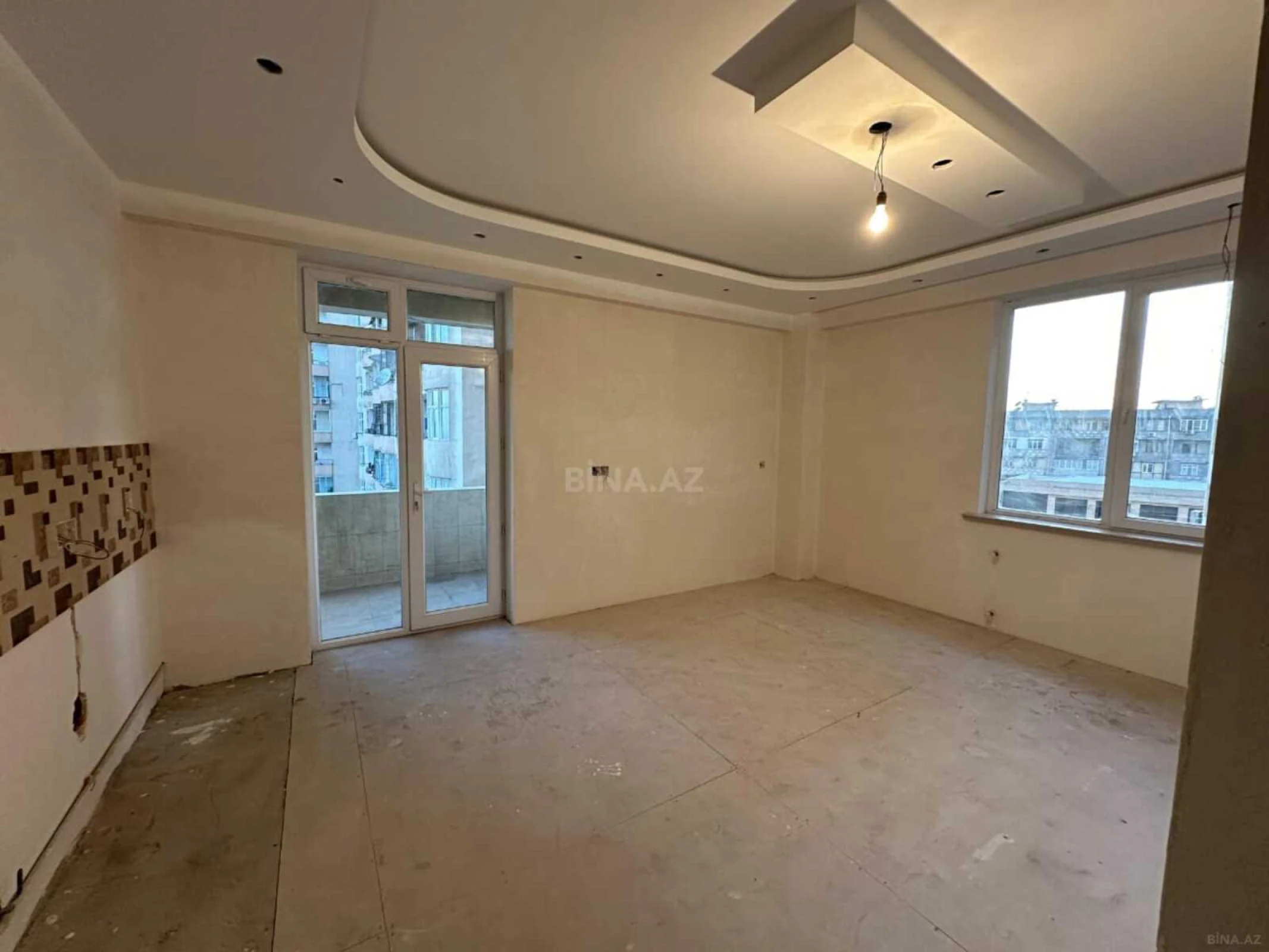Satılır 3 otaqlı mənzil 155 m²