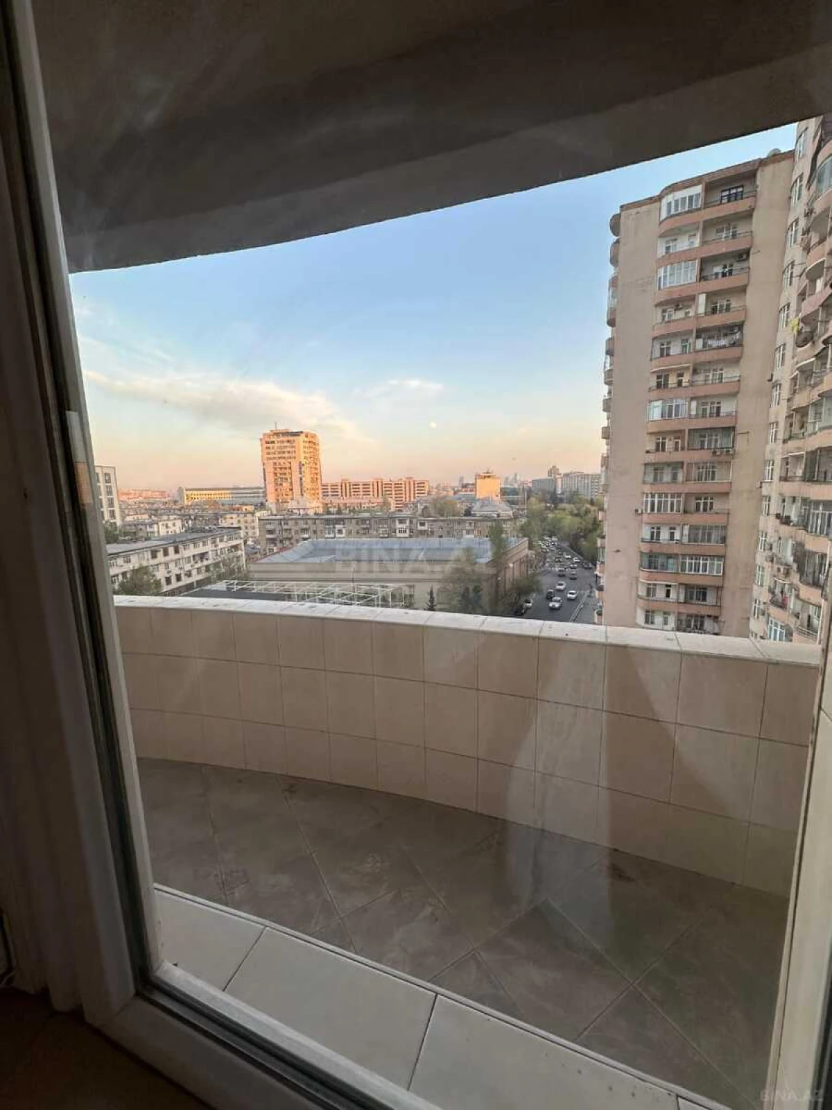 Satılır 3 otaqlı mənzil 155 m²