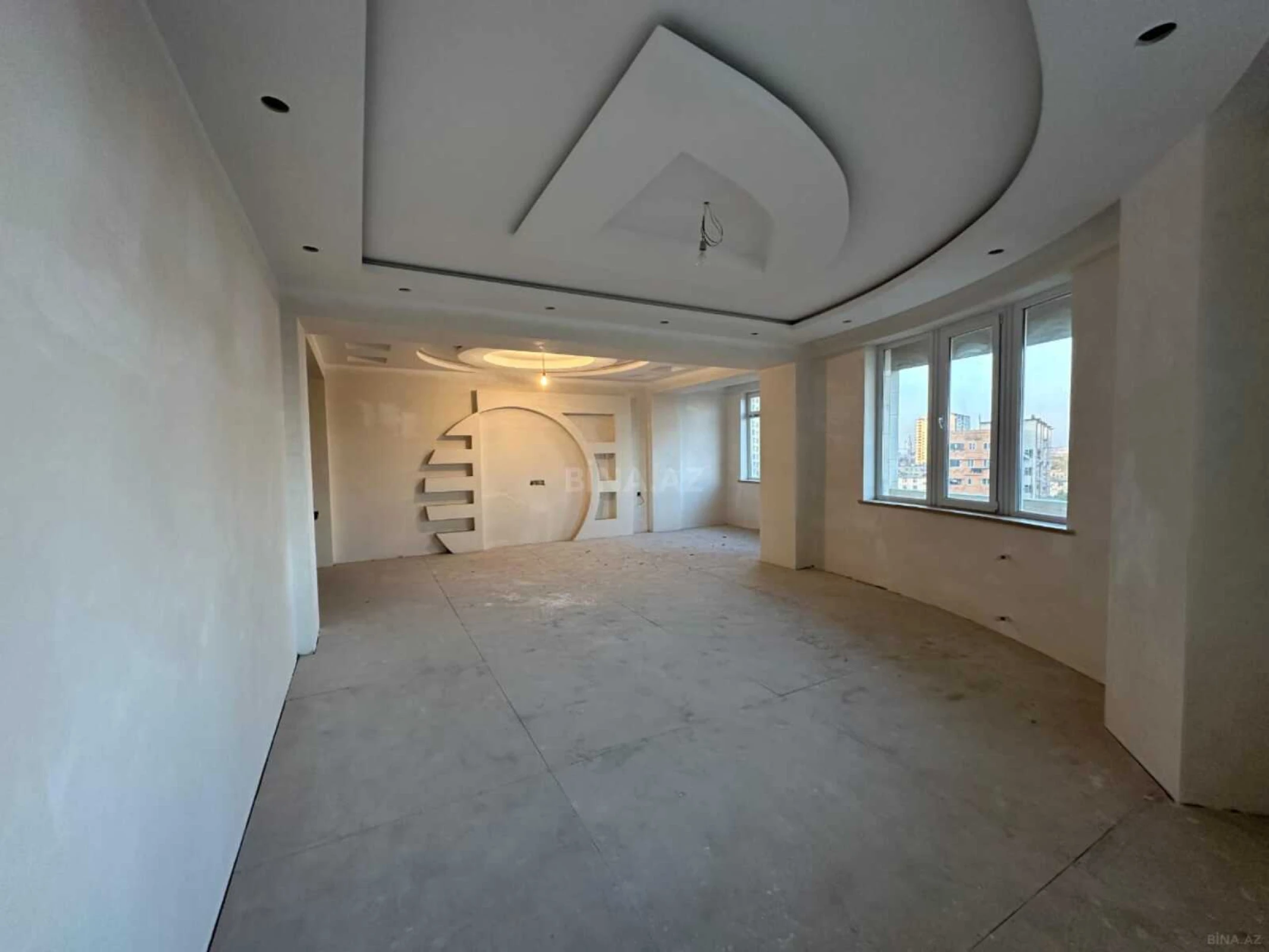 Satılır 3 otaqlı mənzil 155 m²