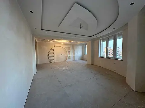 Satılır 3 otaqlı mənzil 155 m²