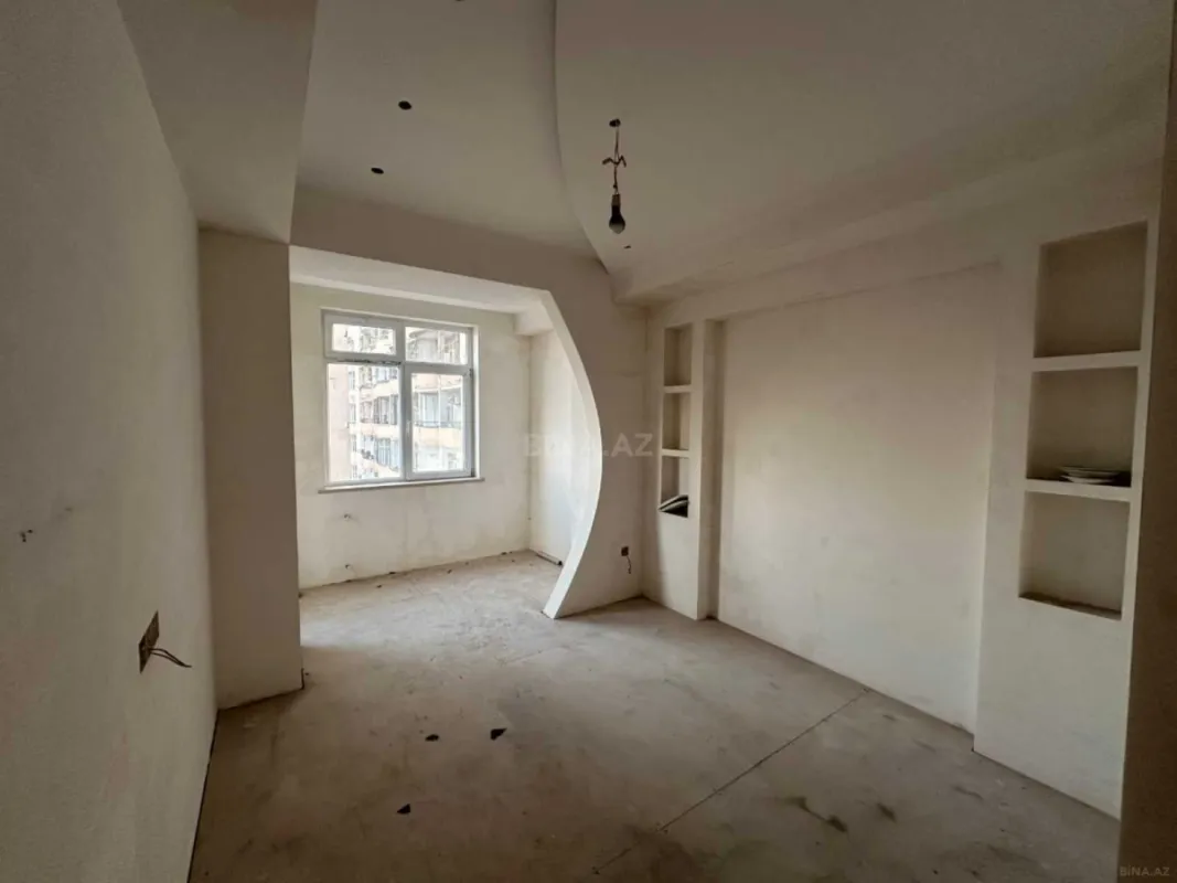 Satılır 3 otaqlı mənzil 155 m²