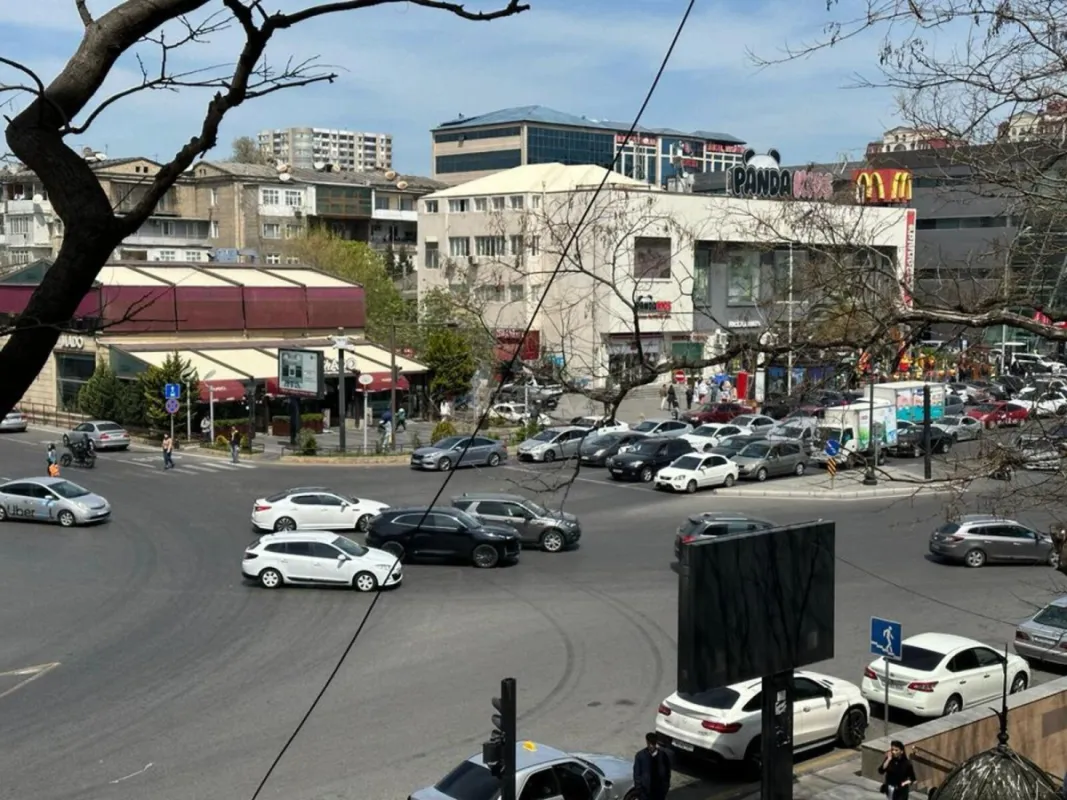 Kirayə verilir 2 otaqlı mənzil 60 m²