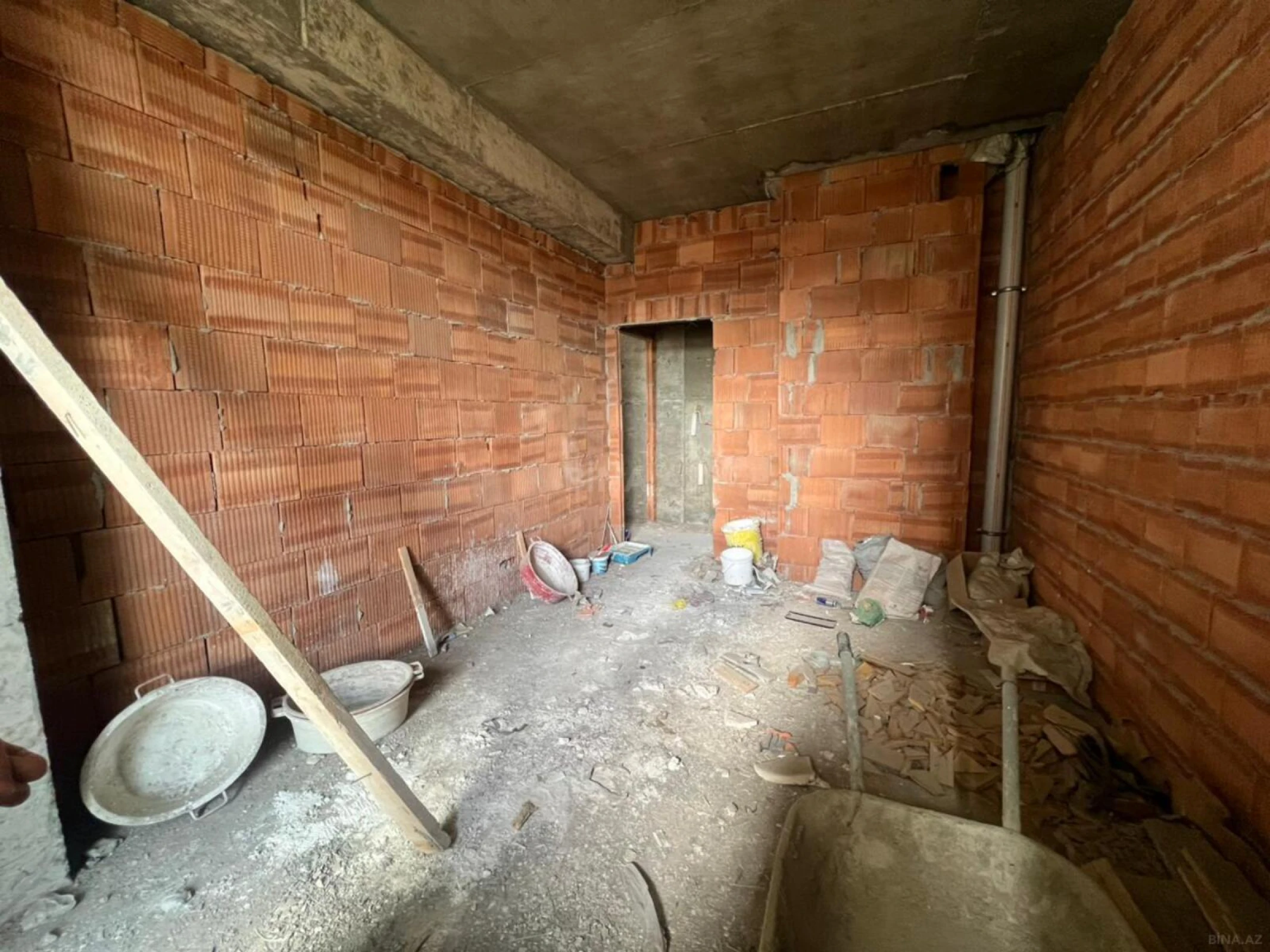 Satılır 3 otaqlı mənzil 130 m²