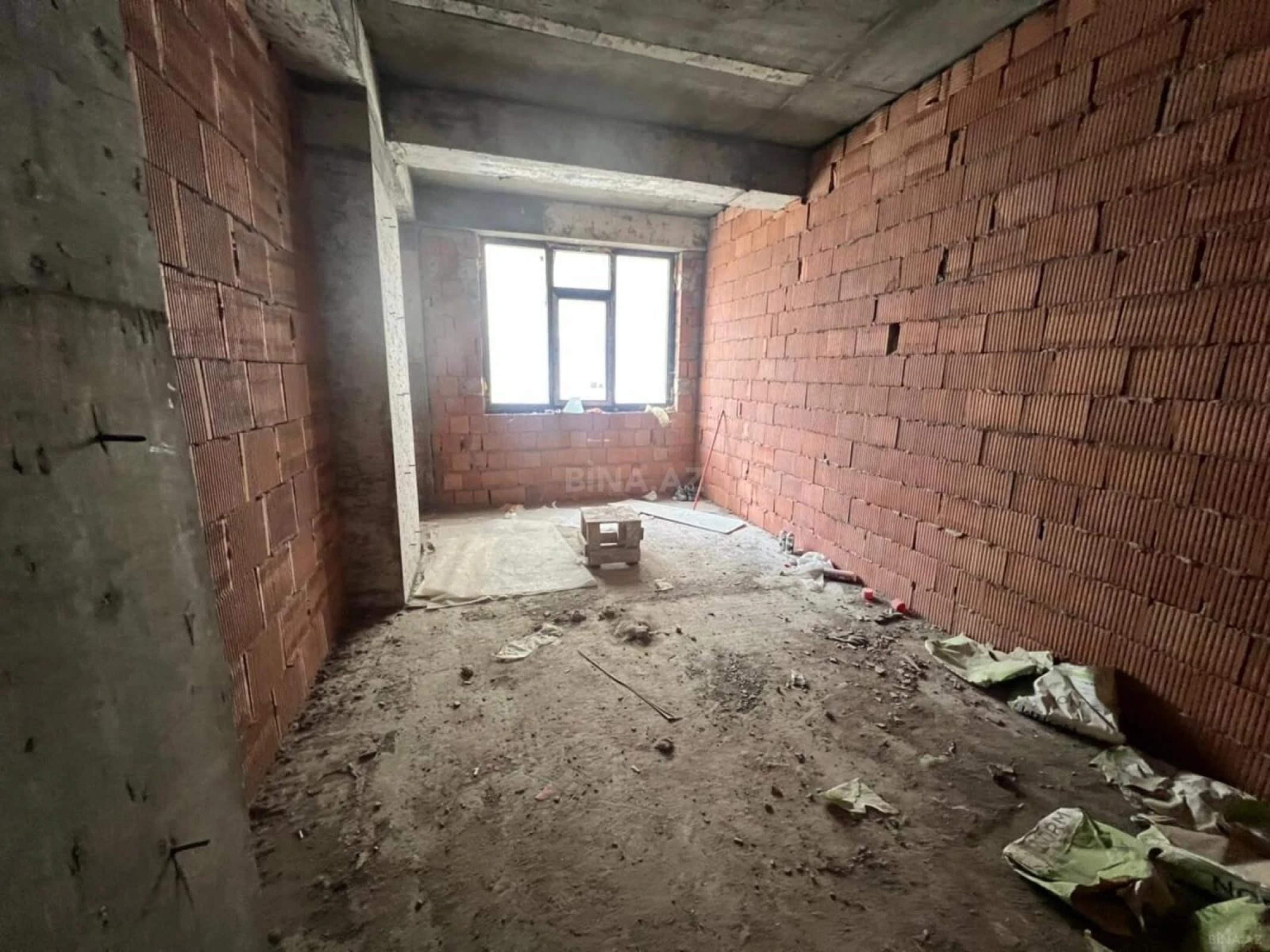 Satılır 3 otaqlı mənzil 130 m²