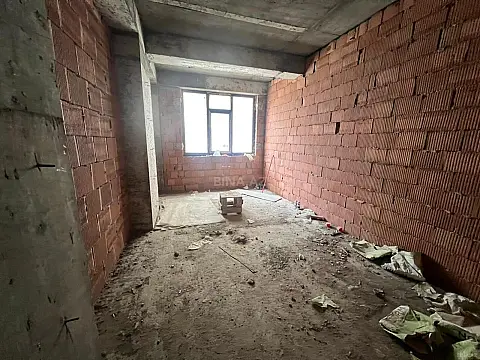 Satılır 3 otaqlı mənzil 130 m²