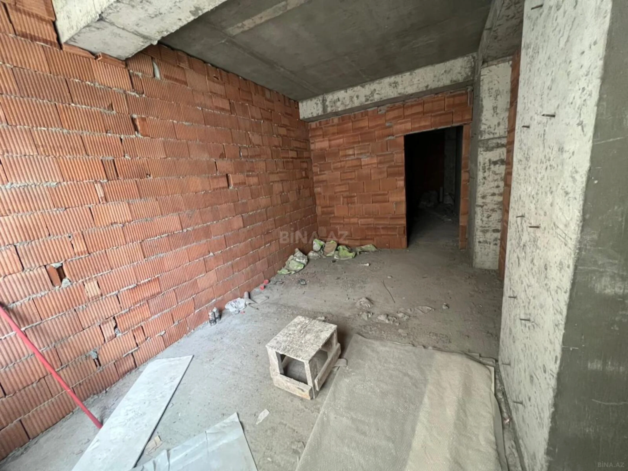 Satılır 3 otaqlı mənzil 130 m²