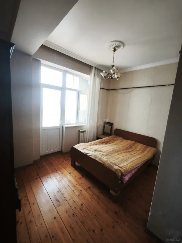 Kirayə verilir 2 otaqlı mənzil 70 m²