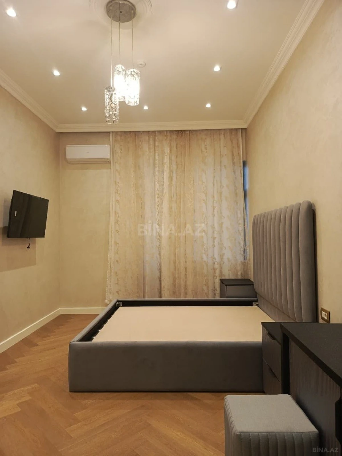 Kirayə verilir 3 otaqlı mənzil 150 m²