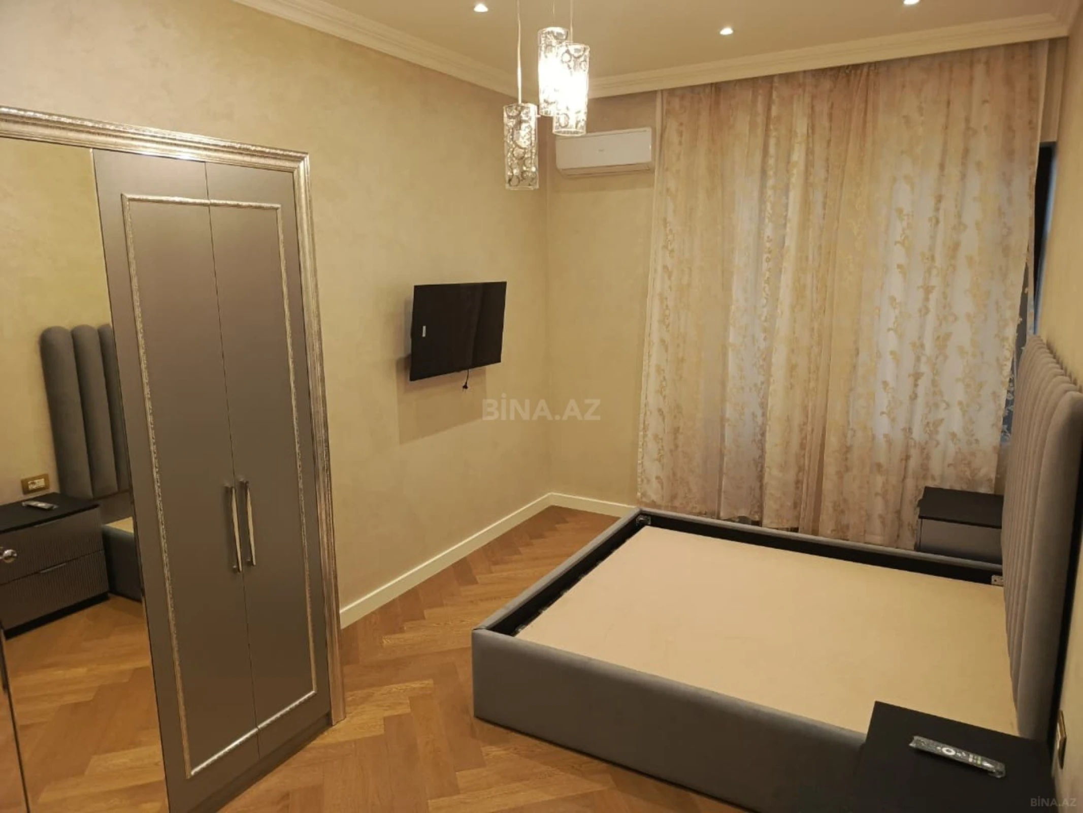 Kirayə verilir 3 otaqlı mənzil 150 m²