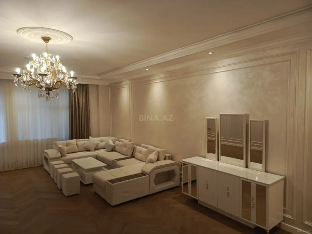 Kirayə verilir 3 otaqlı mənzil 150 m²