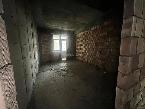 Satılır 3 otaqlı mənzil 184 m²