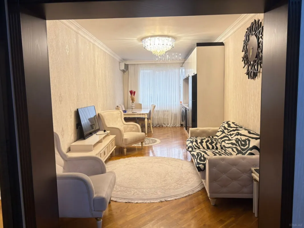Kirayə verilir 2 otaqlı mənzil 80 m²